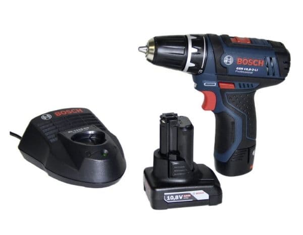 Bosch BORE-/SKRUEMASKINE GSR 12V-15 2/4AH AC