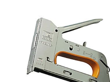 R30 metallinen niittipistooli, nokka - puristin tyyppi 13, lgd 6/8 mm, säädettävä iskunkestävyys Nopea