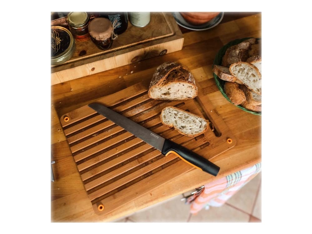 Fiskars Functional Form - Leipäveitsi - 21,3 cm