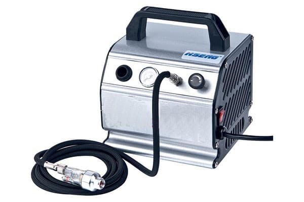 Airbrush-kompressor med luftslang och mini-filter