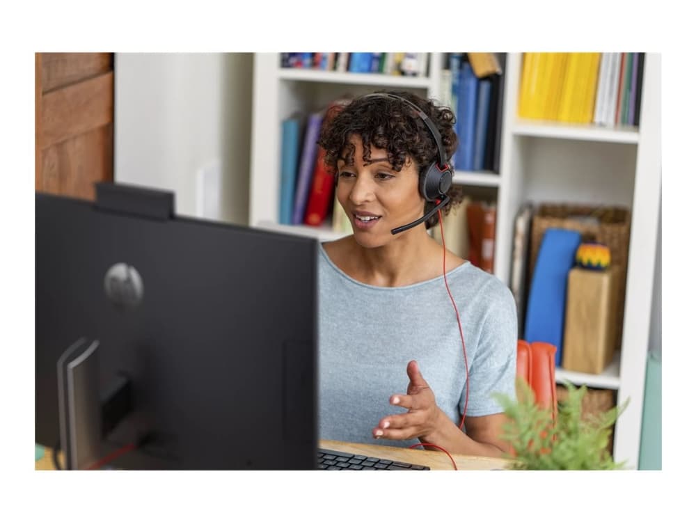 Poly Blackwire 5220 - Kuulokkeet - on-ear - langallinen - aktiivinen melunvaimennus - 3,5 mm:n liitin, USB-C - musta - sertifioitu Skype for Businessille, Zoom-sertifioitu, sertifioitu Microsoft Teamsille, Avaya-sertifioitu, Cisco Jabber-sertifioitu, toimii Chromebook-sertifioidun kanssa, UC-sertifioitu