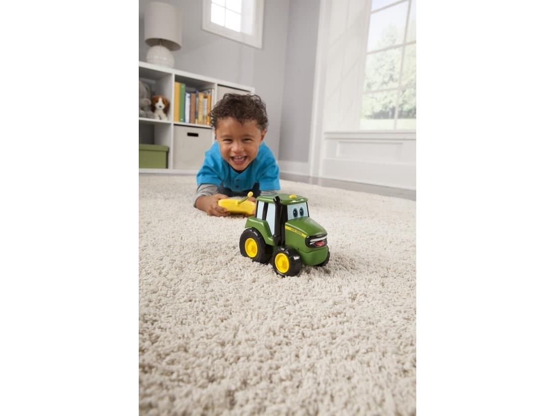 Tomy John Deere Johnny Tractor RC, 1,5 vuosi/vuosia