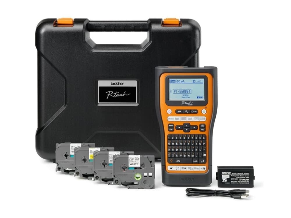Brother P-Touch PT-E560BTSP - tarralappu - mustavalkoinen - lämpösiirto - rulla (2,4 cm) - 180 dpi - jopa 30 mm/s - USB 3.0, Bluetooth 5.0 - leikkuri - täys- ja puolileikkaustoiminto, tulostuksen esikatselu, peilitulostus - musta ja oranssi