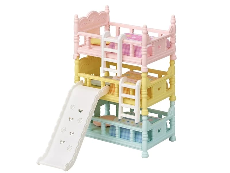 Sylvanian Families Kolmoiskerrossänky liukumäellä