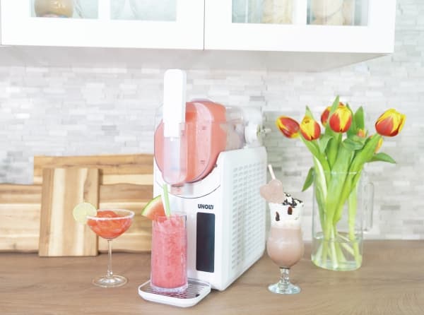 Unold Slush jäätelökone Susi 48940, Kompressorijäätelökone, 2 L, Valkoinen, 1,2 m, Muovi, Painikkeet
