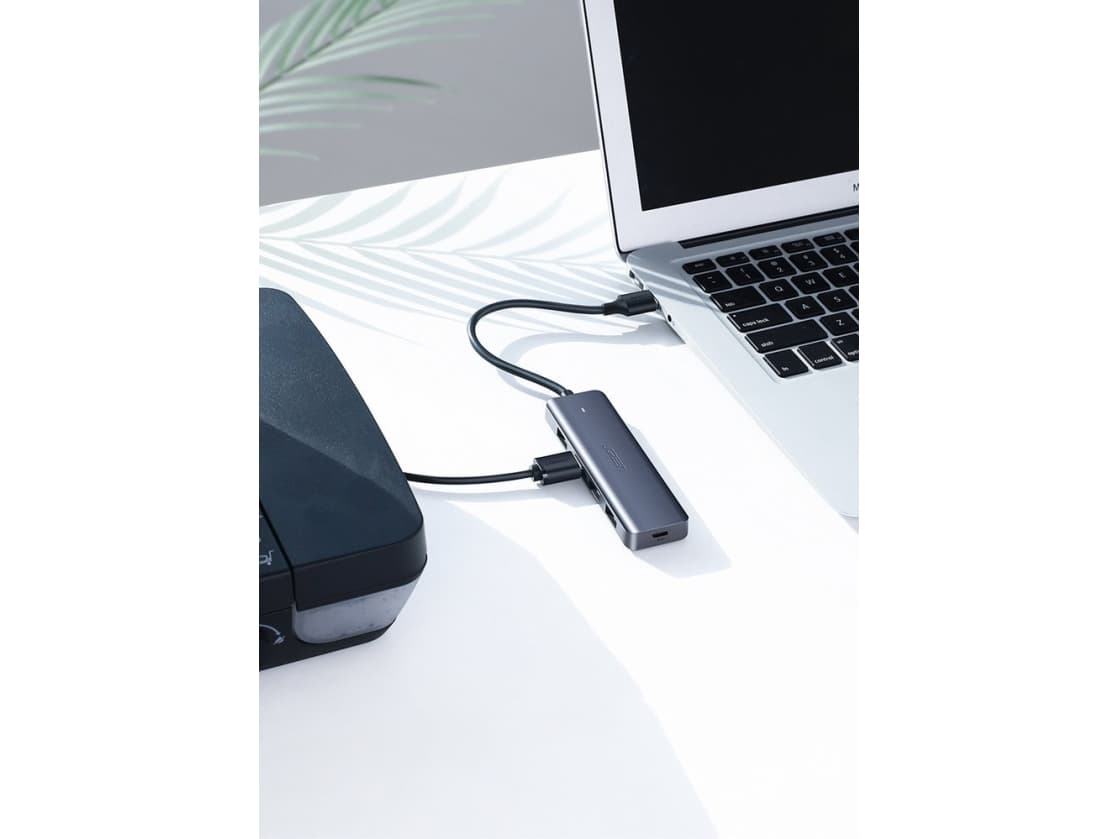 Ugreen hub adapteri 4-in-1 USB-C - 4× USB 3.0 + USB-C harmaa (64260)