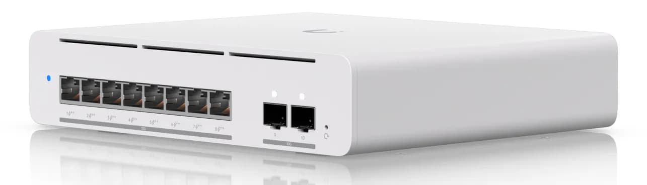 Ubiquiti Compact Professional grade 8-port, Layer 3 Etherlighting PoE++ -kytkin