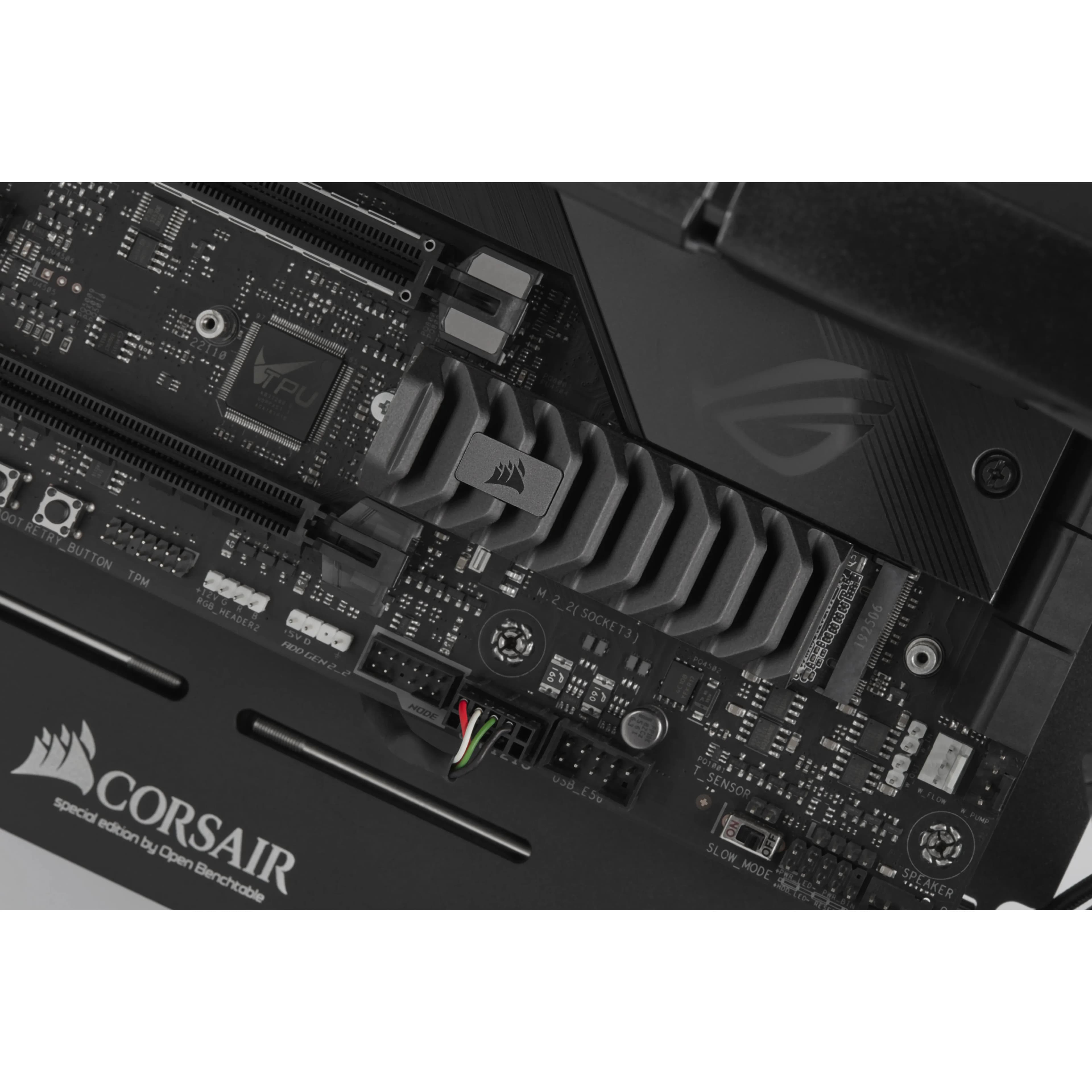 CORSAIR MP600 PRO XT Heatsink 1 Tt M.2 PCIe 4.0 NVMe -SSD-levy