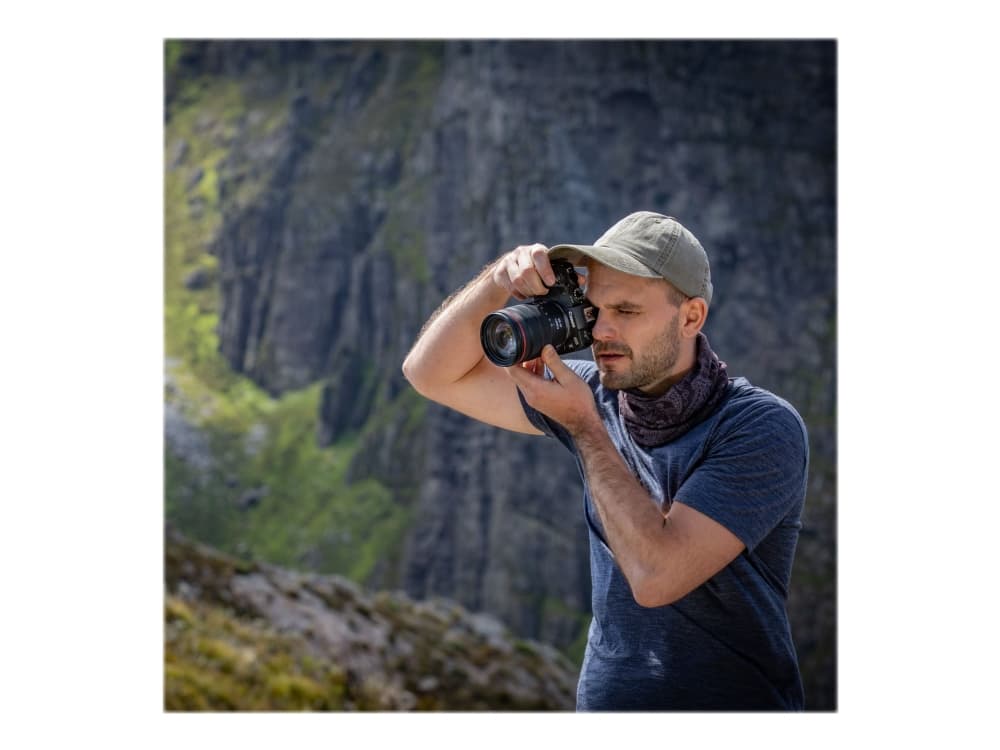 Canon EOS RP mikrojärjestelmäkamera + 24-105 mm objektiivi