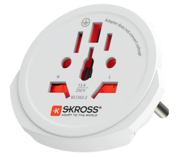 Skross 1.103165. Liittimen pistotyyppi: Universal, Pistorasian pistotyyppi: Universal, Universal pistokeliitäntätyypit: Tyyppi B, Tyyppi I (AU), Tyyppi F, Tyyppi G (VK). Leveys: 65 mm, Syvyys: 61 mm, Korkeus: 68 mm. Pakkauksen leveys: 105 mm, Pakkauksen syvyys: 73 mm, Pakkauksen korkeus: 111 mm. Määrä lähetyslaatikkoa kohti: 20 kpl, Lähetyslaatikon leveys: 37,5 cm, Lähetyslaatikon pituus: 22 cm (1103165)