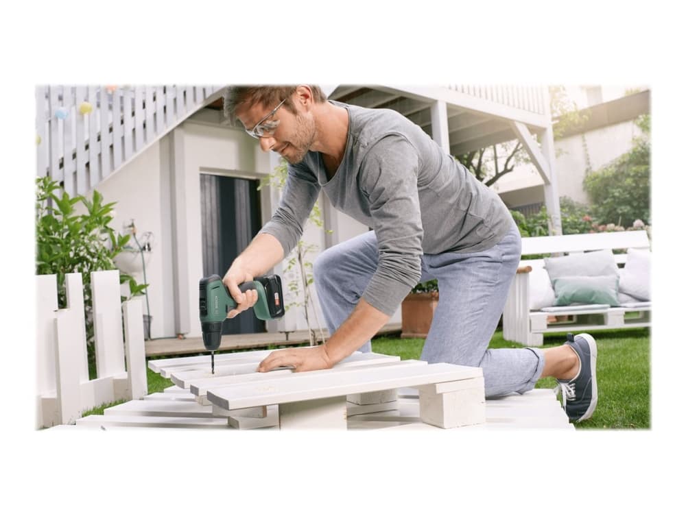 Bosch AKKUSKRUEMASKINE UNIVERSAL 18V 2X1,5AH
