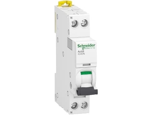 Acti9 automatsikring, 1P + N, 4A, 230V 6/10 kA, C-karakteristik, enkelt terminal, bredde 18 mm.